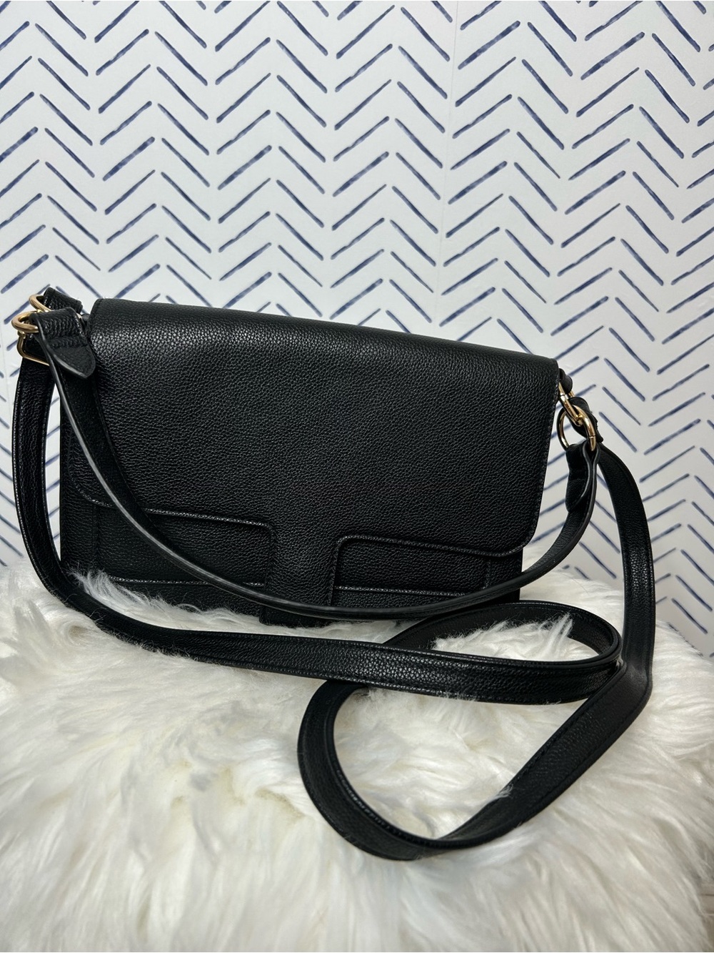 NWT Jones New York Black Leather Crossbody Shoulder Pocketbook - Picture 2 of 9